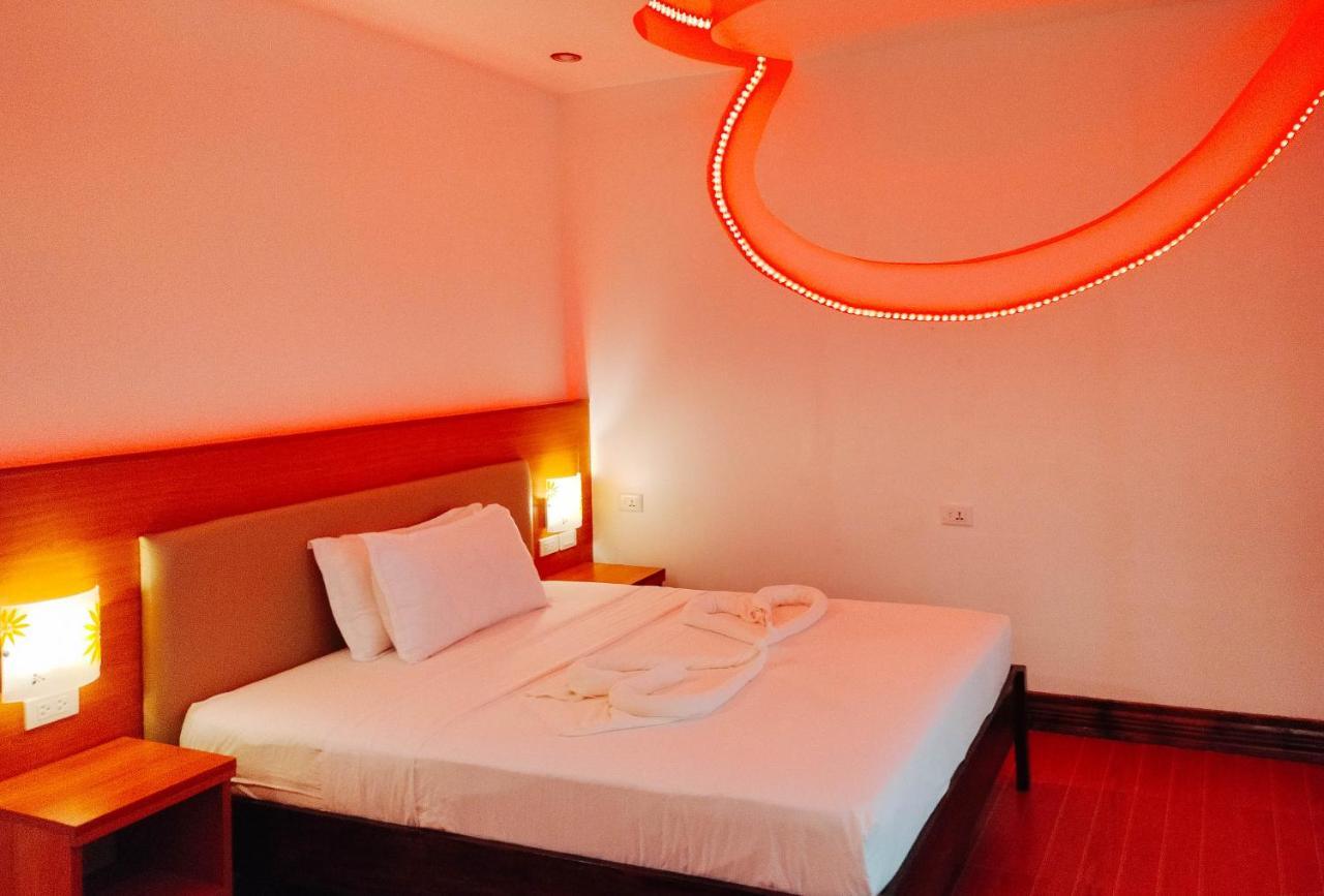 Reddoorz @ Sun Kissed Resort Guindulman Анда Екстер'єр фото